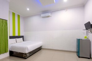 Premium Room | In-room safe, desk, free WiFi, bed sheets - Green Belt Kost Exclusive (Ngemplak)