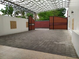 Entrada de la propiedad