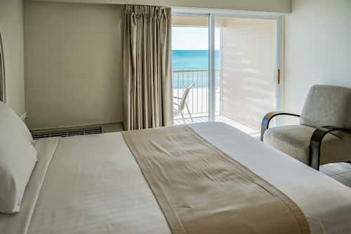 Cortinas opacas, tabla de planchar con plancha, wifi gratis
