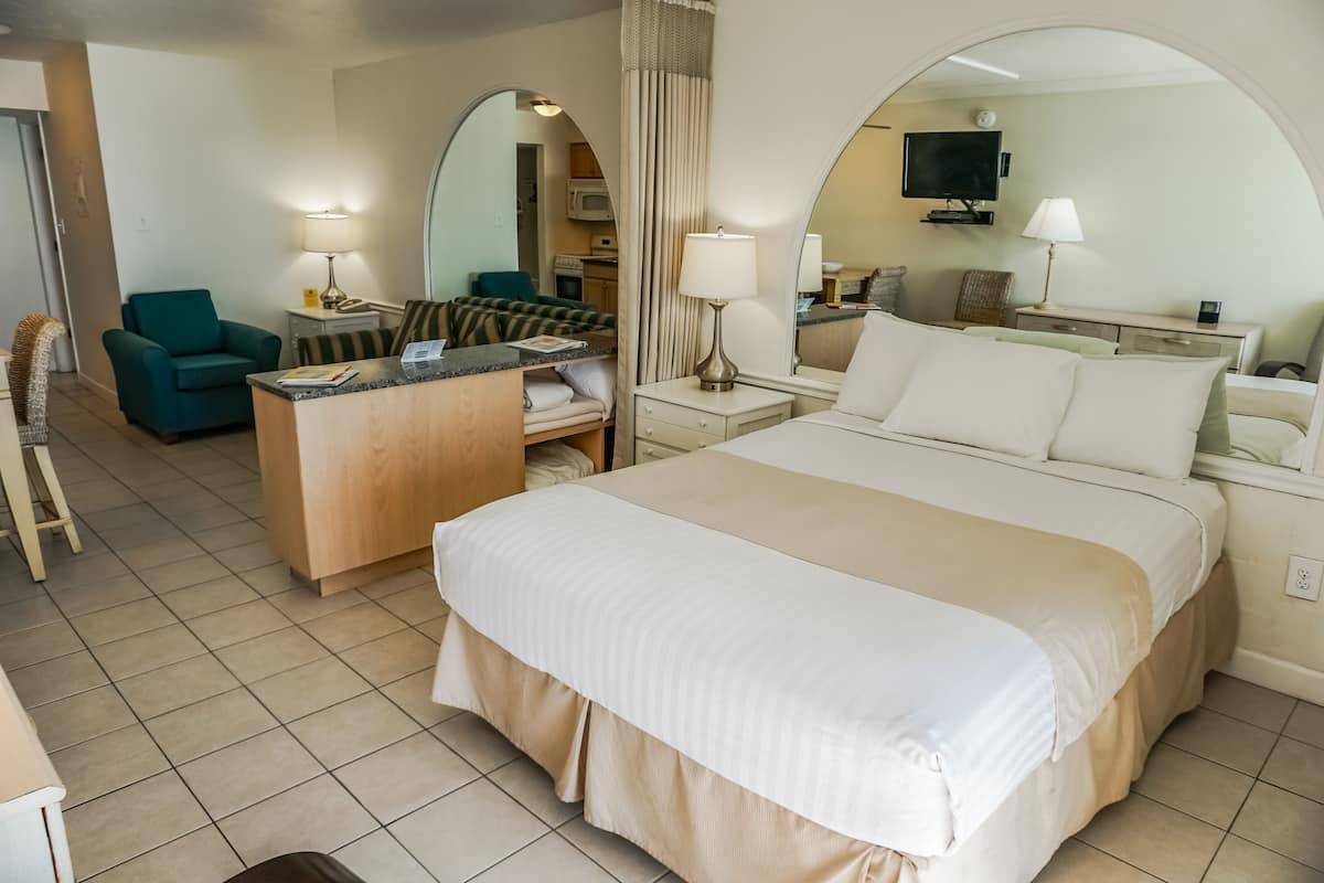 Condo, Partial Ocean View | Blackout curtains, iron/ironing board, free WiFi, bed sheets