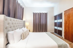 3 Bedroom Family Apartment | 低刺  激性寝具、客室ごとに異なる装飾、客室ごとに異なるインテリア、遮光カーテン