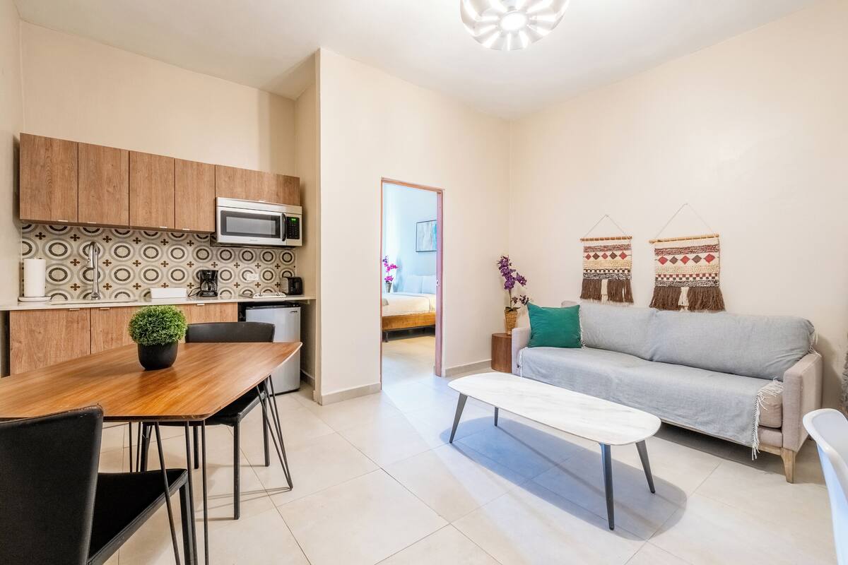 Apartment | Private kitchen | Coffee/tea maker, microwave, toaster, spices