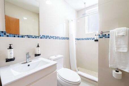 La Mona Loiza Apartments Complex - Image 88