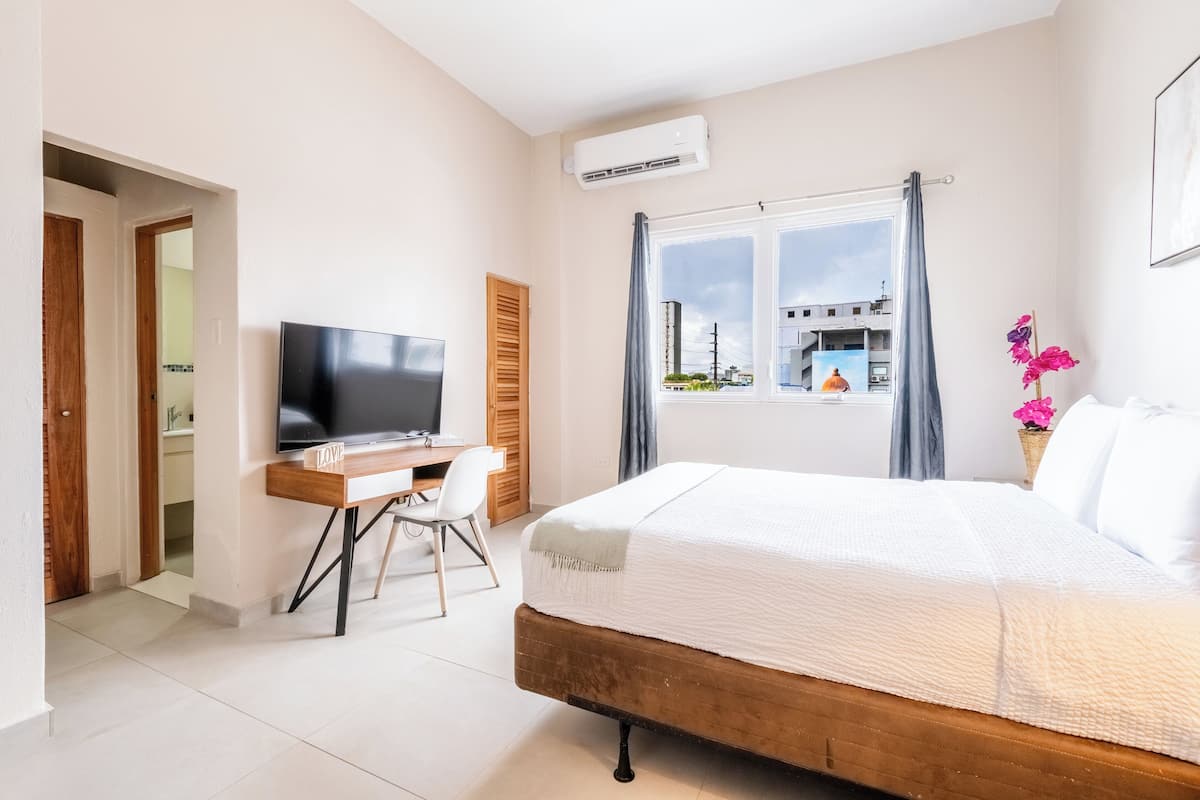 1 Bedroom Apartment | 2 sovrum, allergitestade sängkläder och individuell inredning