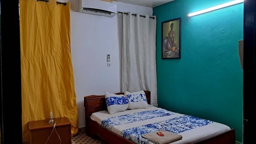 Individuelt dekorert, individuelt innredet og skrivebord