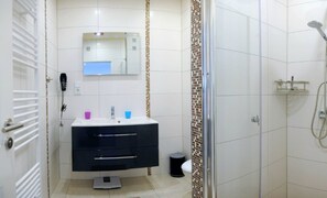 Ducha del cuarto de baño