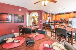 House, 6 Bedrooms (4 Bathrooms) | In-room dining - Vacation Villa by VillaDirect (Kissimmee)