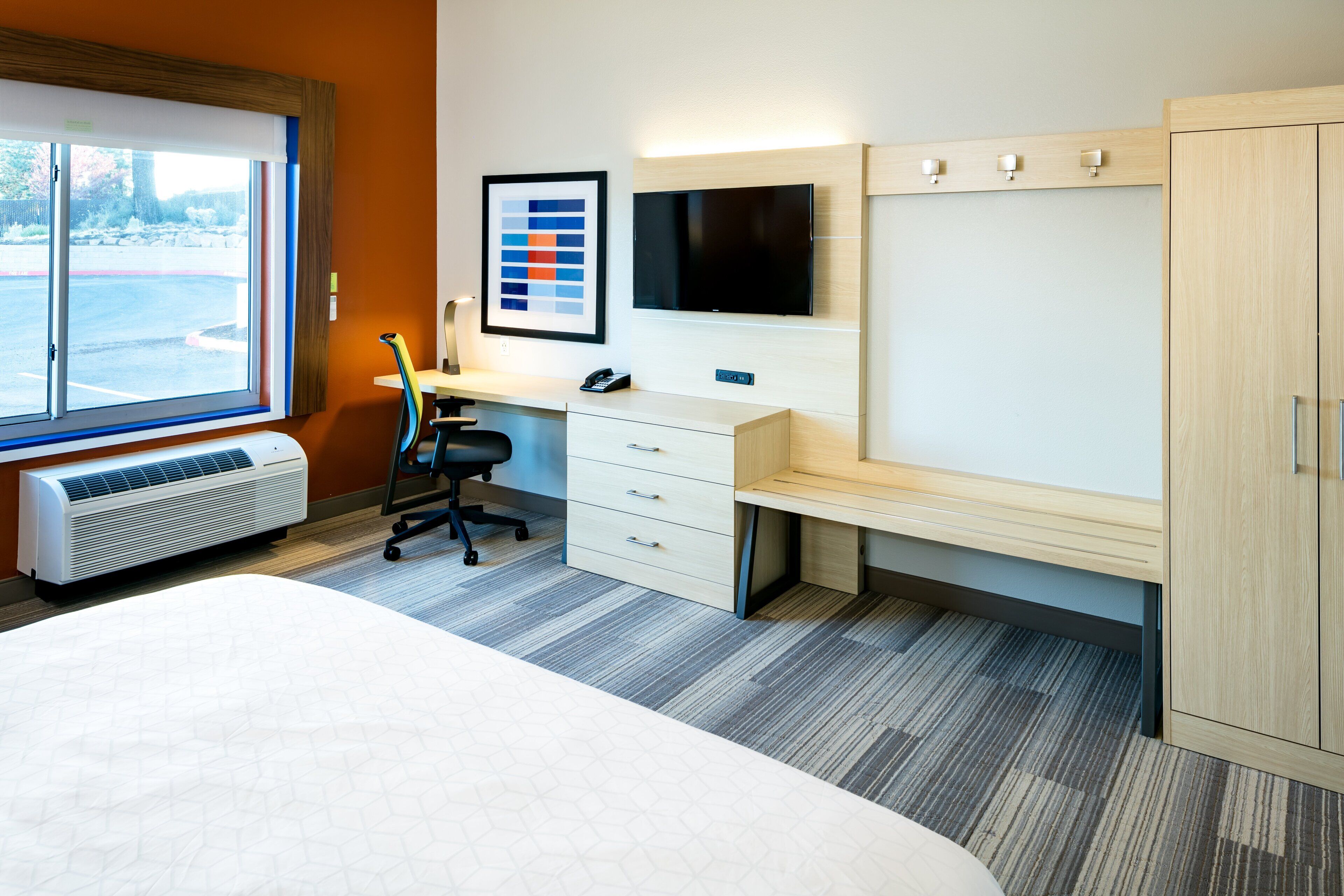 individually decorated, individually furnished, desk, laptop workspace