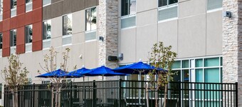 本德南快捷假日套房飯店 IHG 旗下飯店