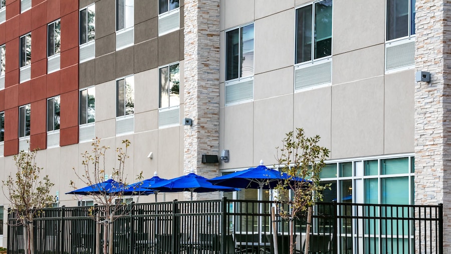 Holiday Inn Express & Suites Bend South by IHG