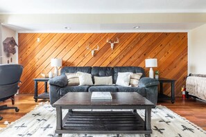 TV, fireplace, table tennis - Discovery Four 109-Mountain Rustic Cabin in the woods! (Mammoth Lakes)