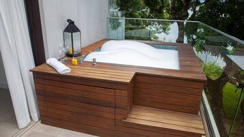 Vila Fenomenal | Banheira de hidromassagem particular