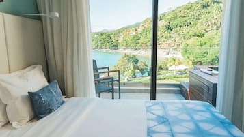 Ropa de cama de alta calidad y minibar