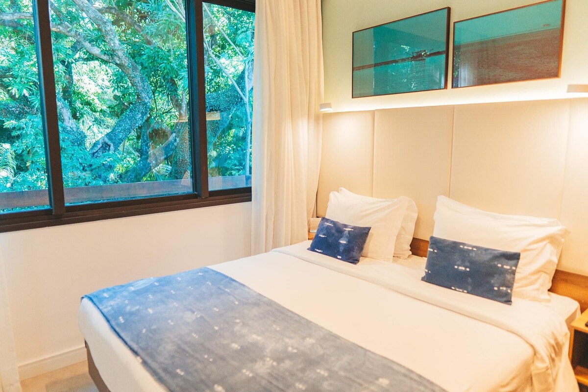 Ropa de cama de alta calidad y minibar 