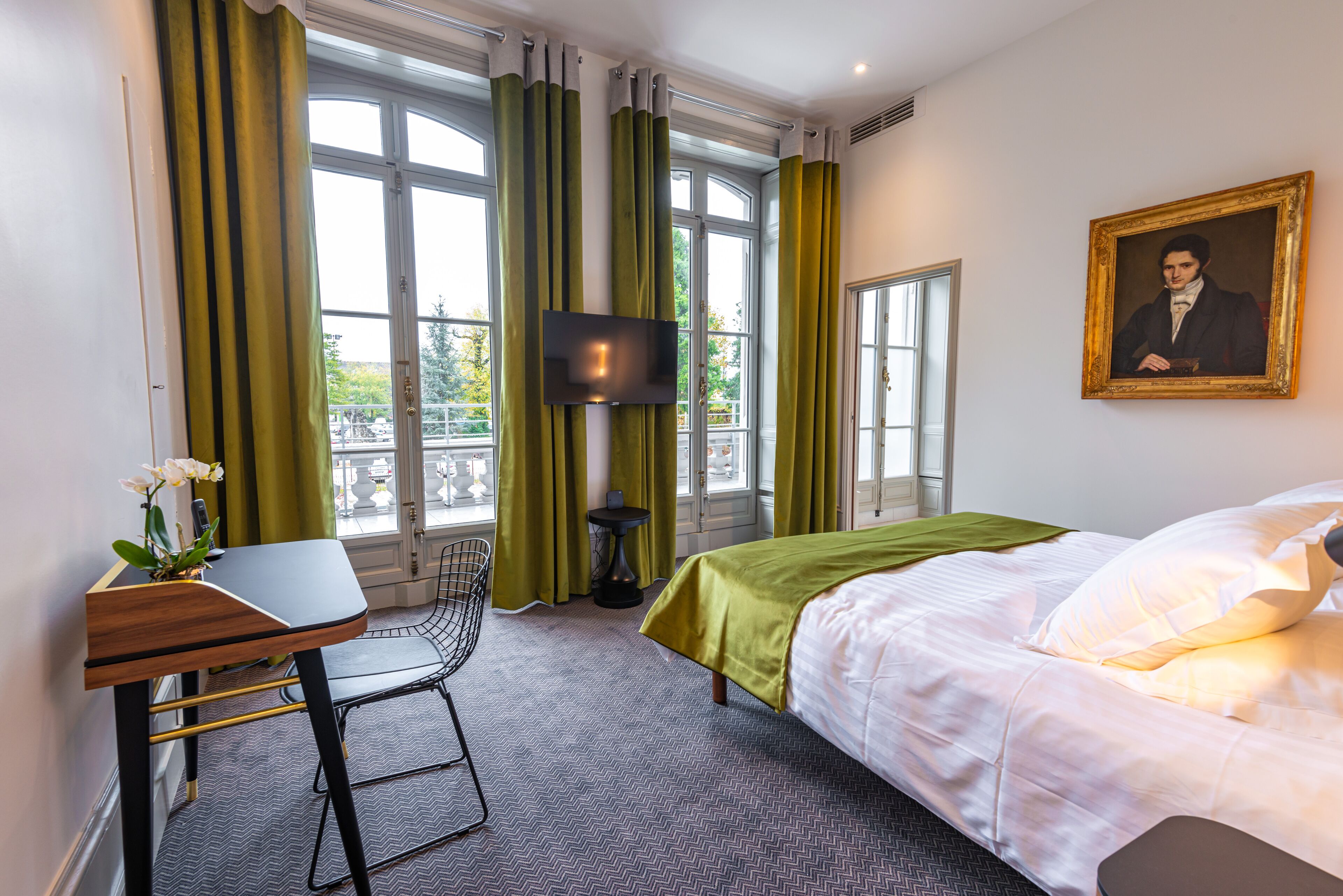 superior room | 1 bedroom, premium bedding, minibar, in-room safe