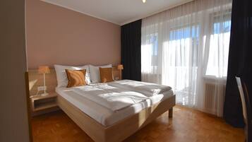 Kahden hengen huone, parveke | Egyptinpuuvillaiset lakanat, ylelliset vuodevaatteet