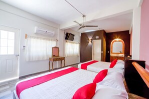 Superior Room (Two beds) | View from room - OYO Hotel Posada Lys, Zihuatanejo (Zihuatanejo)