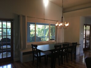 Dining - Grand Flamingo Island Oasis - Huge Private yard/pool/tiki/bar/dock (Marathon)