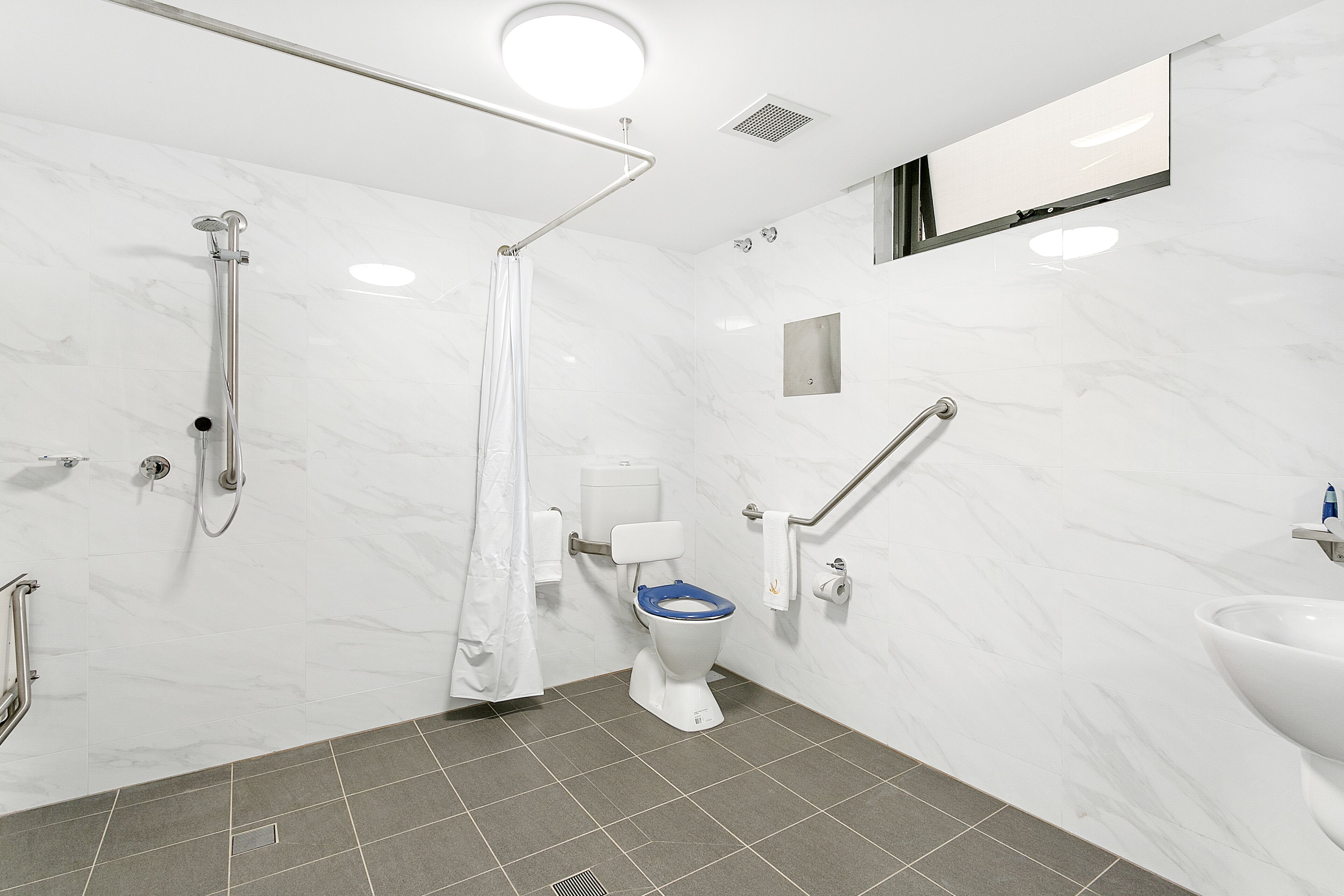 room, 1 double bed, accessible, non smoking | bathroom | shower, free toiletries, hair dryer, towels