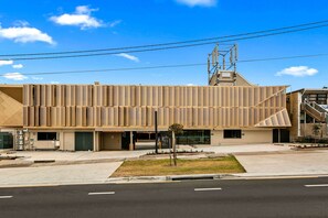 Exterior - Quality Inn Sunshine Haberfield (Haberfield)