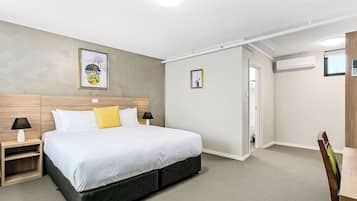 Room, 1 King Bed, Non Smoking | In-room safe, individually furnished, desk, laptop workspace