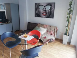 Comfort Apartment | Living room