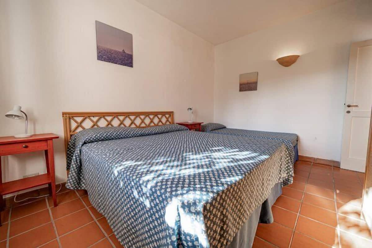 Apartment, 1 Schlafzimmer (Bilocale 5 Baia Blu) | 1 Schlafzimmer, Schreibtisch, kostenloses WLAN