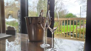 Superior Double or Twin Room, Ensuite, Garden View (Cedar Suite) | Miscellaneous - Thatched Eaves (Ringwood)