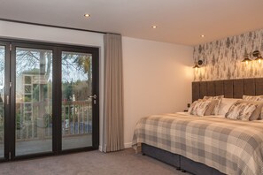 Superior Double or Twin Room, Ensuite, Garden View (Cedar Suite) | Interior - Thatched Eaves (Ringwood)