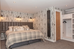 Superior Double or Twin Room, Ensuite, Garden View (Cedar Suite) | Interior - Thatched Eaves (Ringwood)