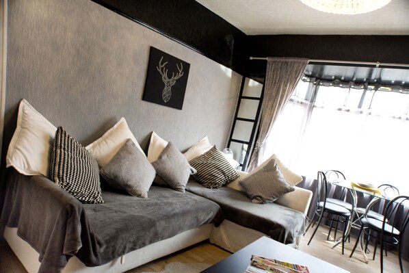 Smart TV, video games - Vacate in Style near the Beach (Blackpool)