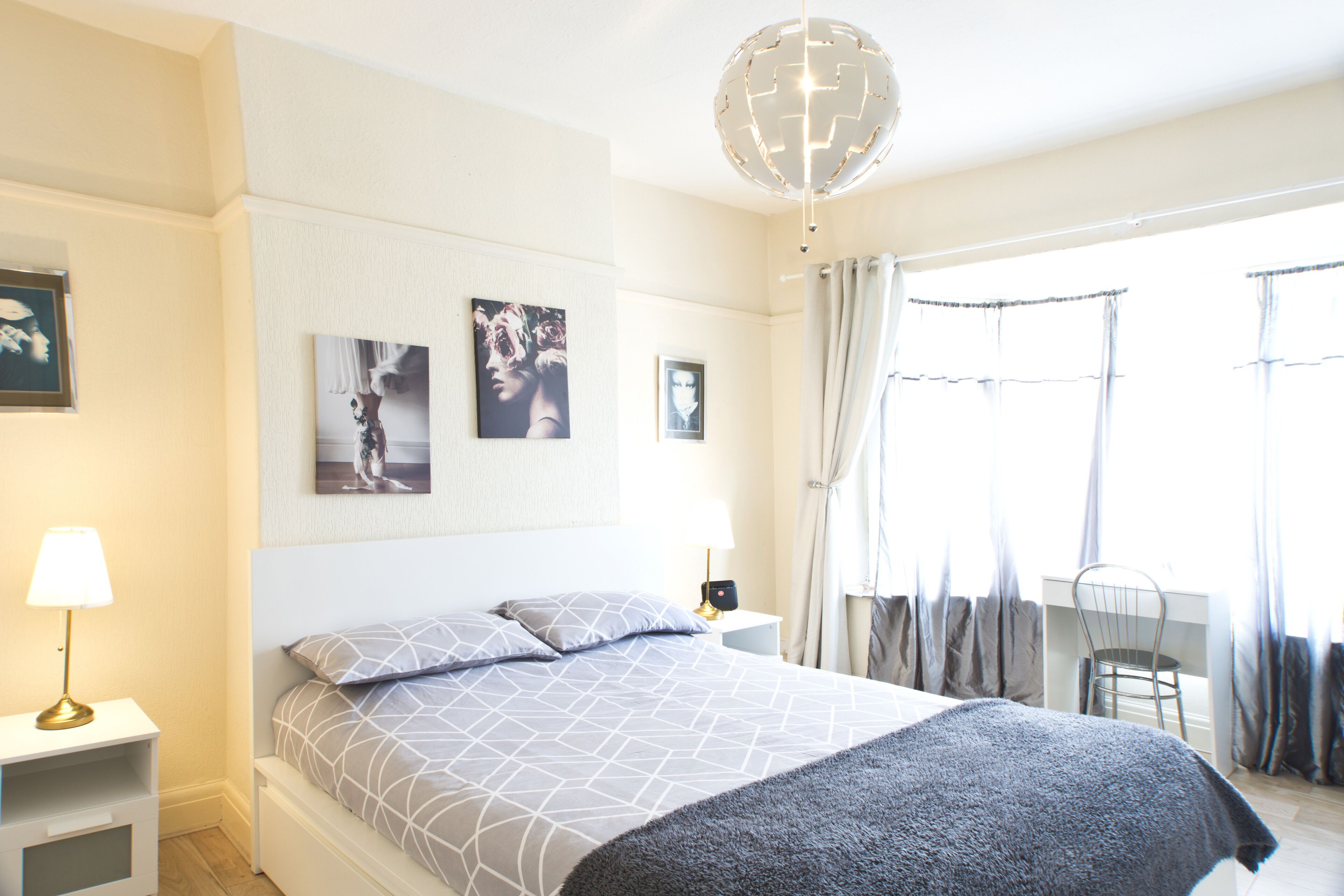 1 chambre, bureau, chambres insonorisées, fer et planche à repasser