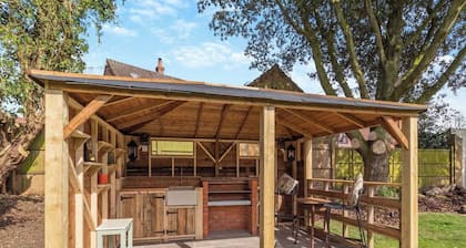Acogedora cabaña de 2 camas, perfecta para amigos, familiares y compañeros peludos