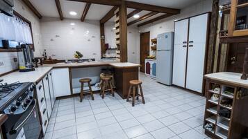 Free daily full breakfast