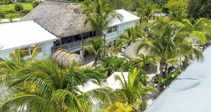 Caribbean Tiki Hut relaxation. Enjoy the Islands & Boca Grande without the costs