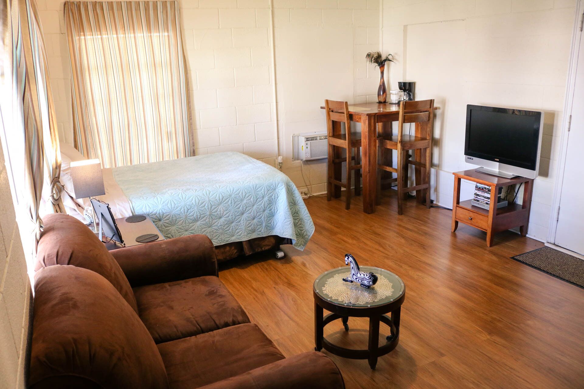 Cozy Central Studio apartment near Ft Sam 4.2 mi, Downtown 6.2 mi, & Airport 5mi