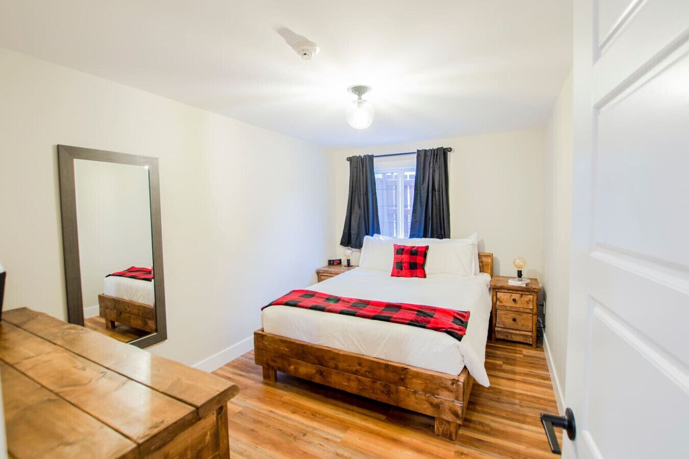 Desk, iron/ironing board, travel cot, free WiFi