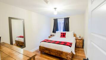 Desk, iron/ironing board, travel cot, free WiFi
