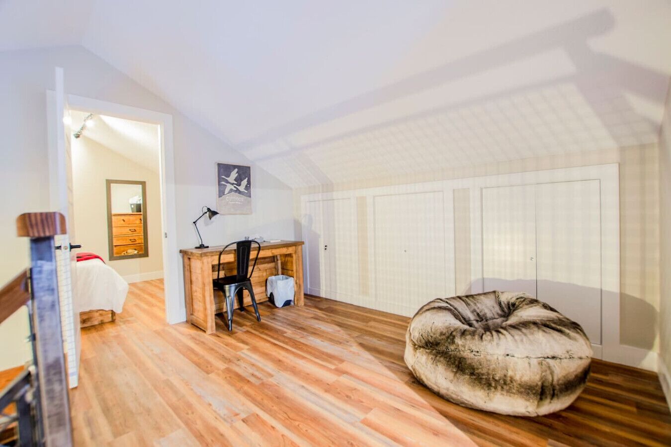 Desk, iron/ironing board, travel cot, free WiFi