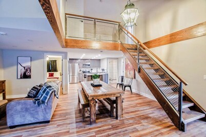 Relax by Heated Pool, Hot Tub, Mountain Views