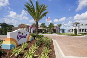 Exterior detail - Family Festival Resort by VillaDirect (Davenport)