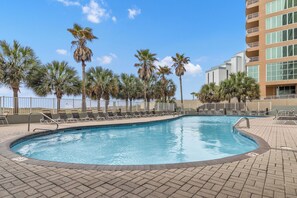 Piscina coperta, piscina all'aperto