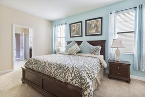 Casa (9 Bedrooms, 5 Bathrooms) | 9 habitaciones, decoración personalizada y muebles diferentes 