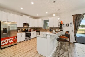 House, 6 Bedrooms (6 Bathrooms) | Private kitchen | Full-sized fridge, microwave, oven, stovetop - Sunset Getaway by VillaDirect (Davenport)