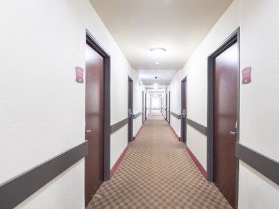 OYO Townhouse Clute Lake Jackson