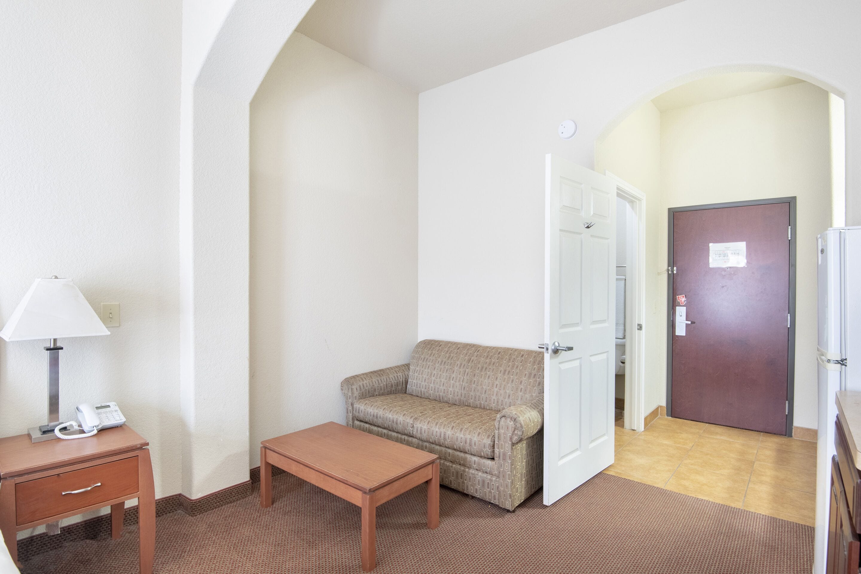 Premium King Bed with Pull Out | Desk, iron/ironing board, free WiFi, bed sheets