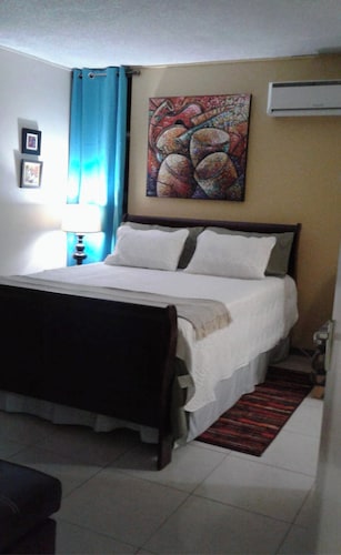 The Artist Place @ Oxford New Kingston