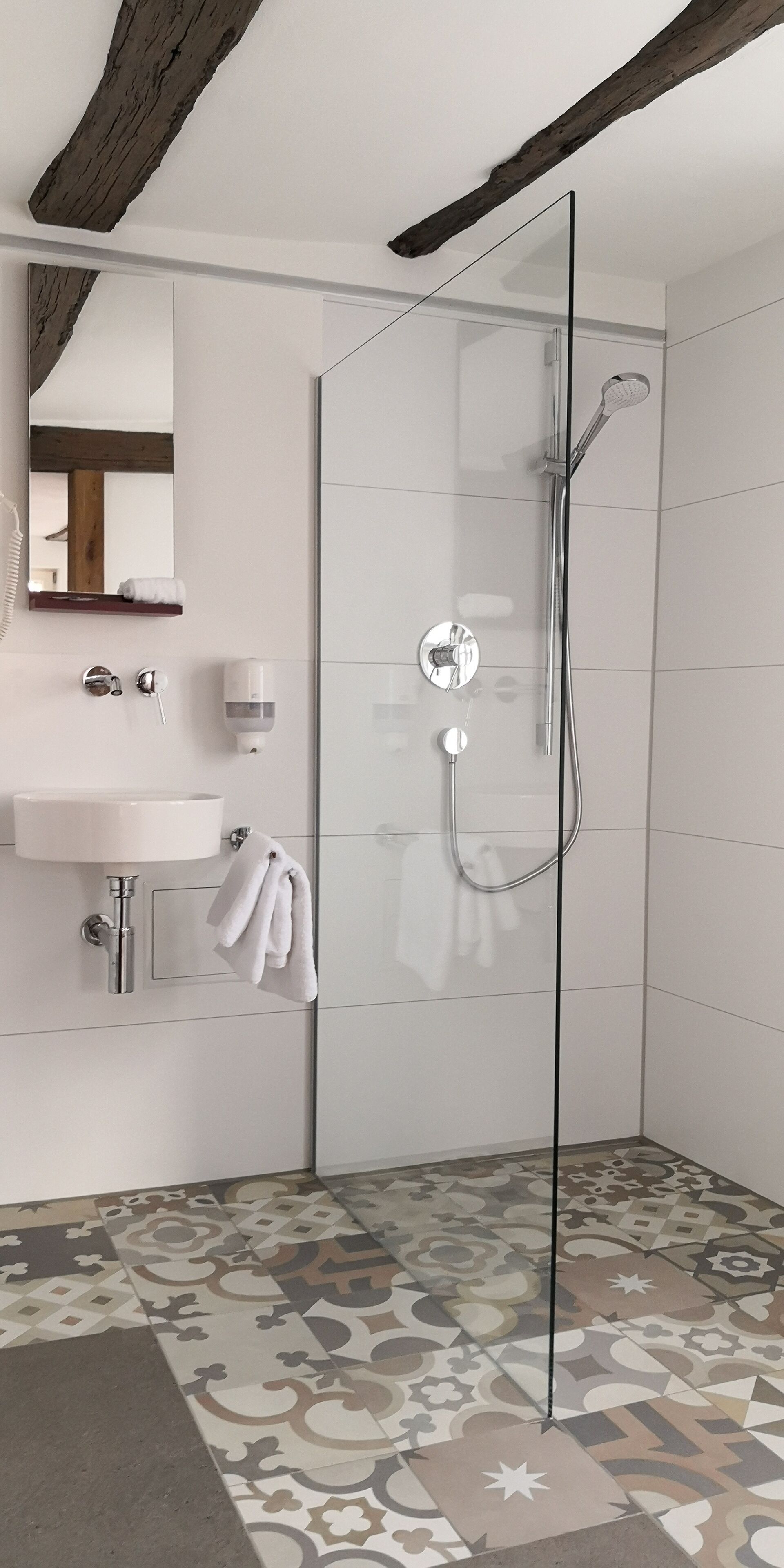 romantic suite, ensuite | bathroom