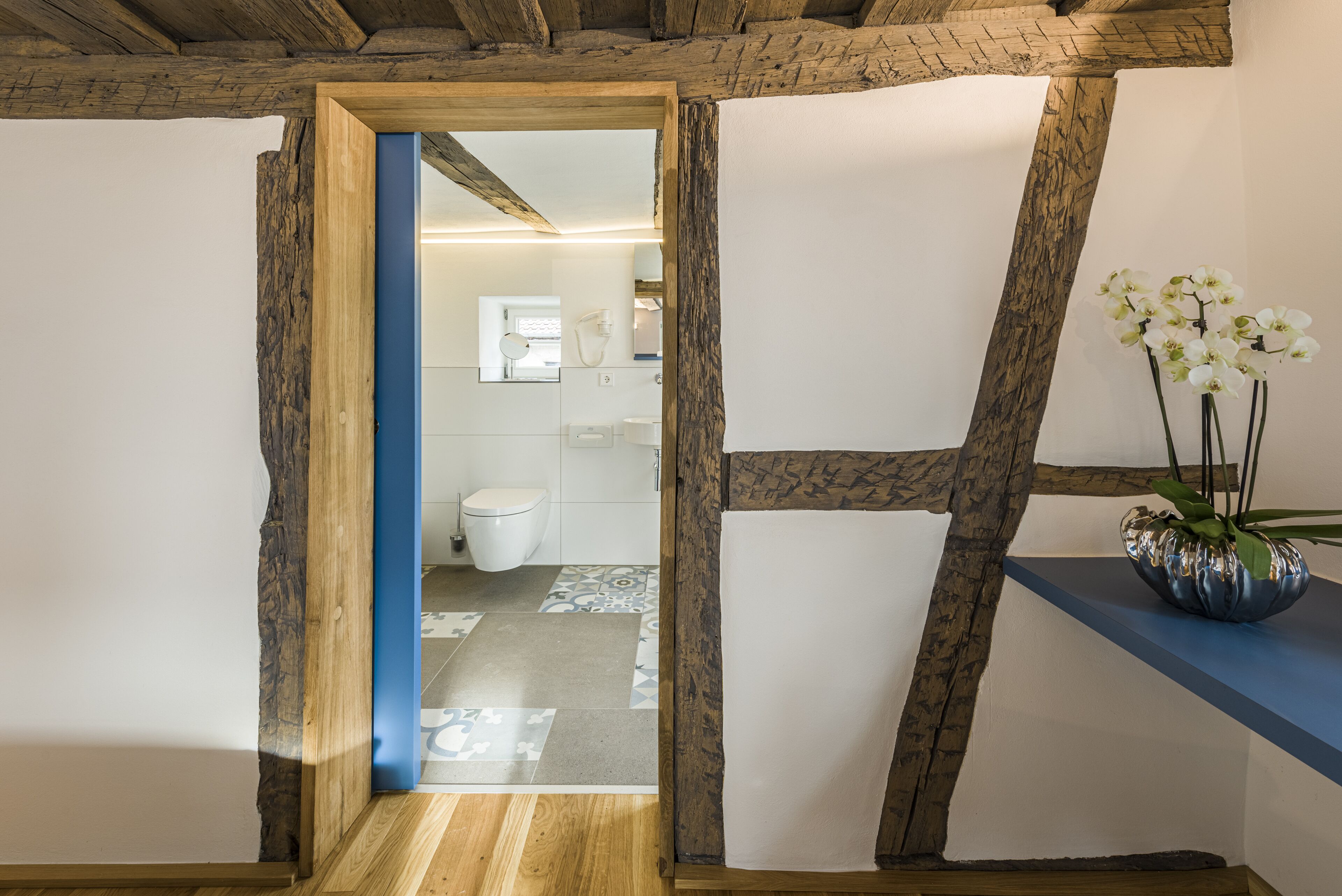 romantic suite, ensuite | bathroom