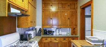 Modern, Cozy unit - Great Location